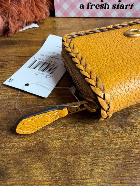 Coach Pebbled Leather Buttercup  Zip Wallet - Picture 6 of 6